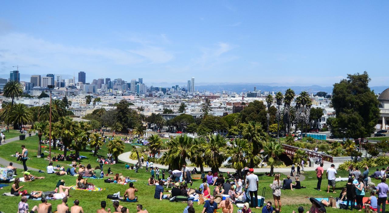 从多罗雷天主堂公园眺望城市风光