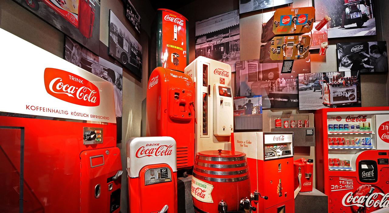 佐治亚州亚特兰大，可口可乐博物馆内的旧自动售货机