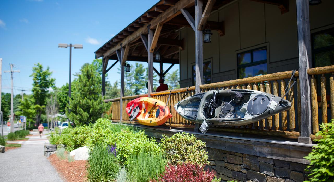 缅因州自由港，悬挂的独木舟