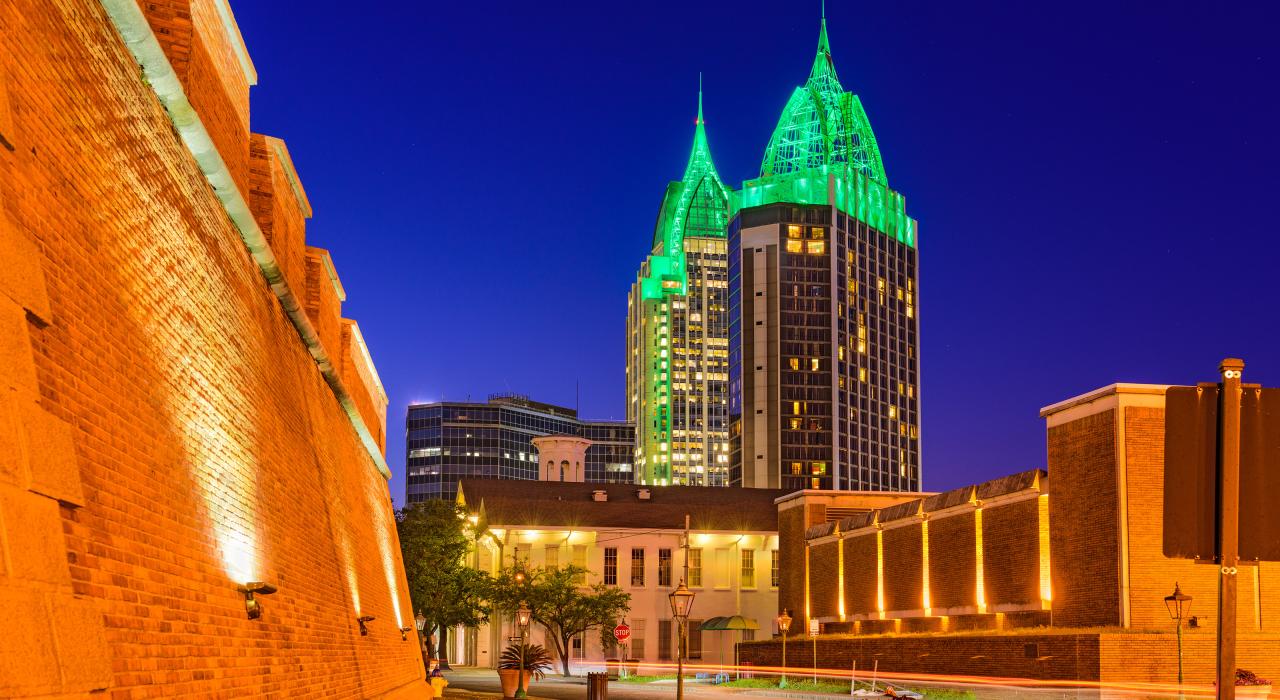 阿拉巴马州莫比尔的城市华灯