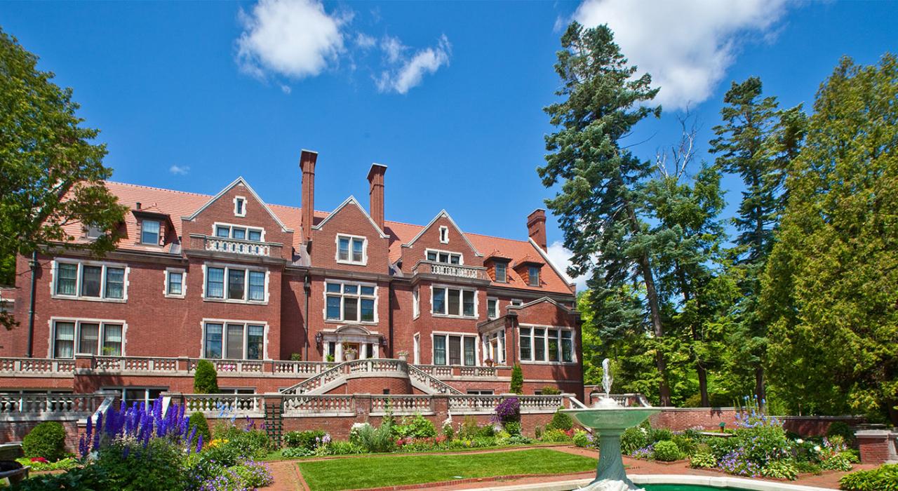 Historic Glensheen Estate, gardens and fountain Historic Glensheen Estate, gardens and fountain