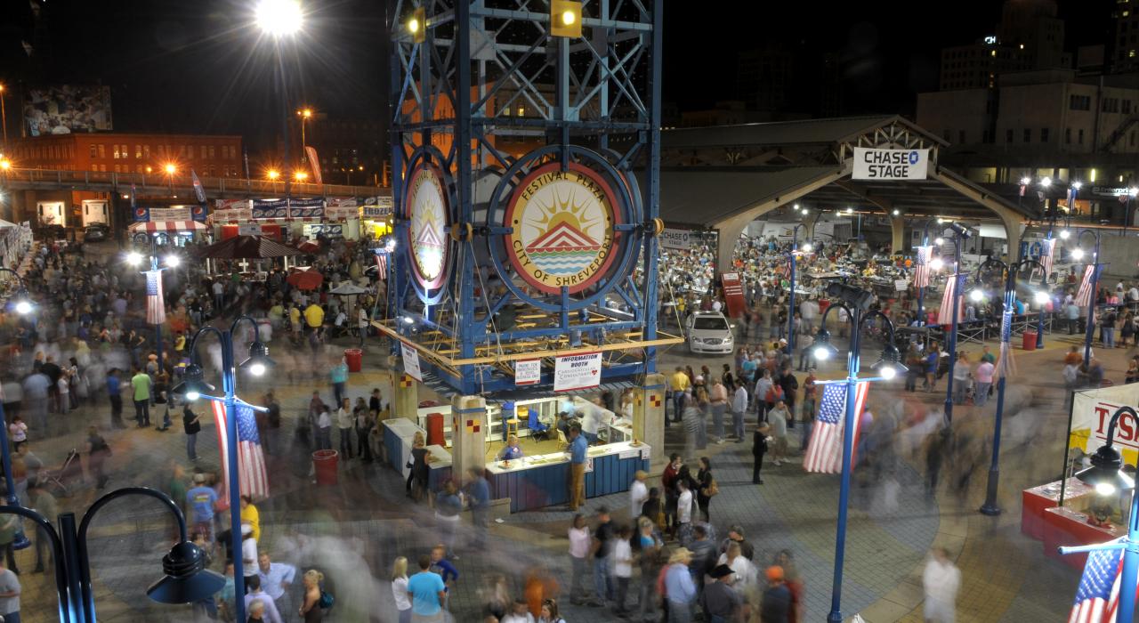 Festival Plaza 位于路易斯安那州什里夫波特市中心，是全年特别活动的举办地