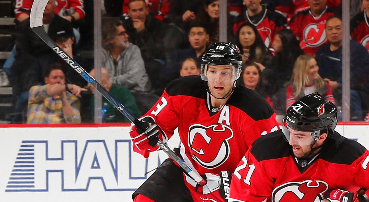 冰球场上的新泽西魔鬼队