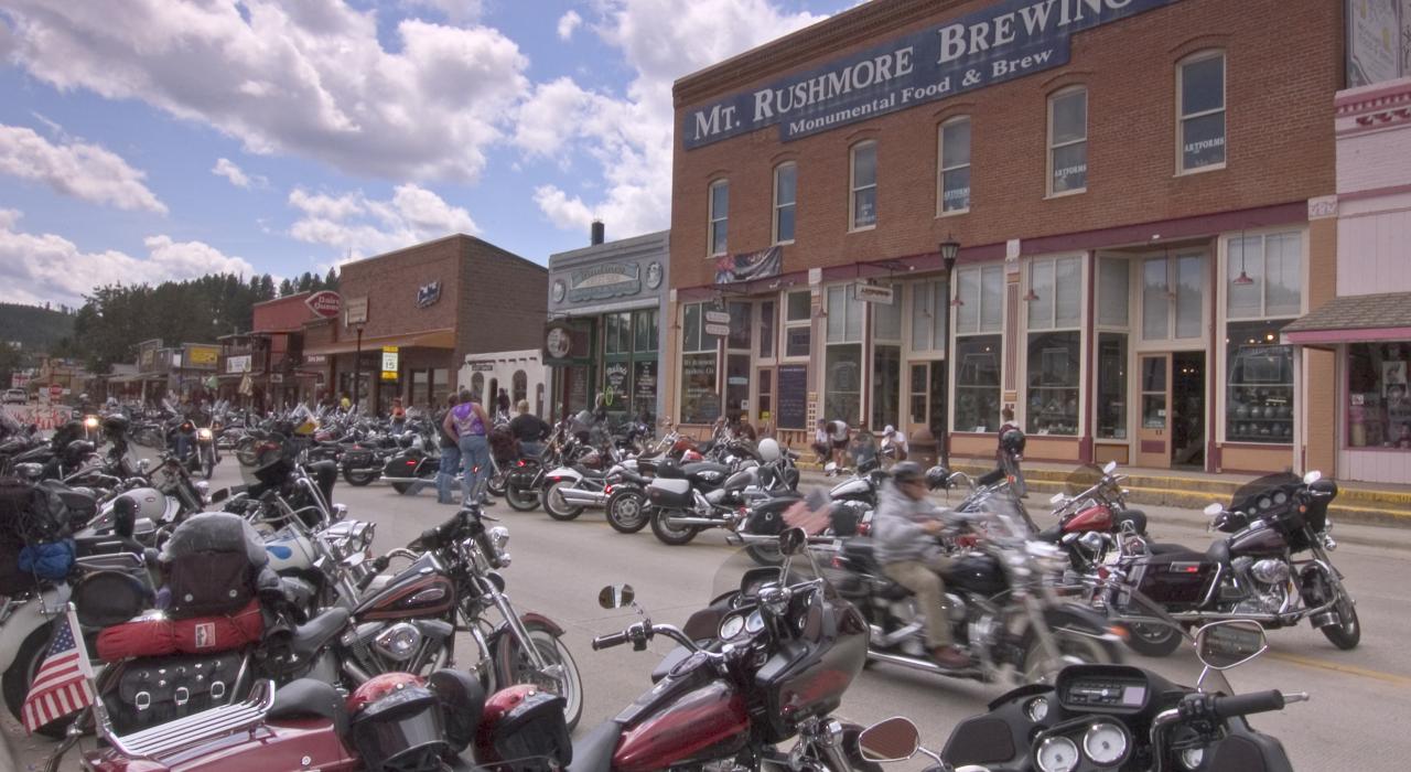 在南达科他州斯特吉斯举行的斯特吉斯摩托车拉力赛