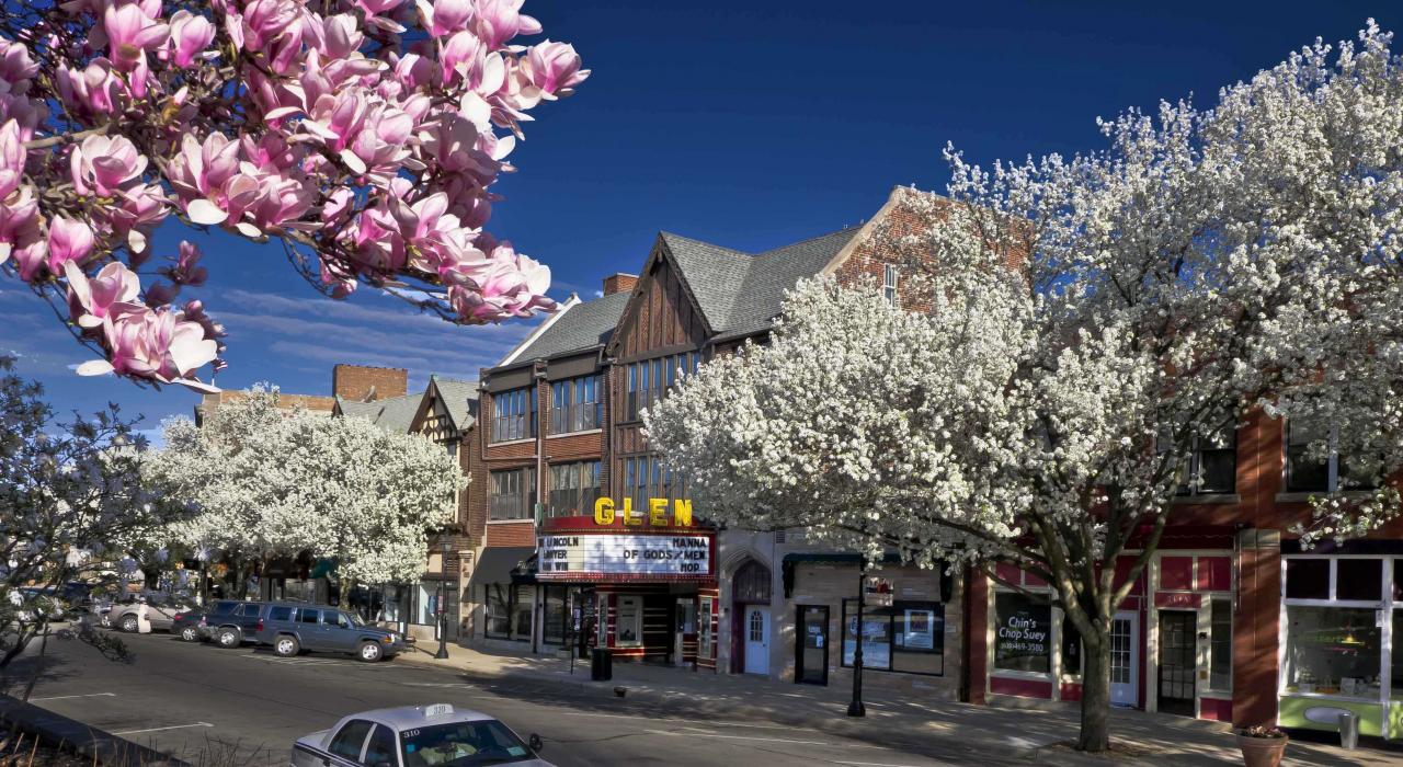 格林艾伦新月大道上历史悠久的格林艺术剧院