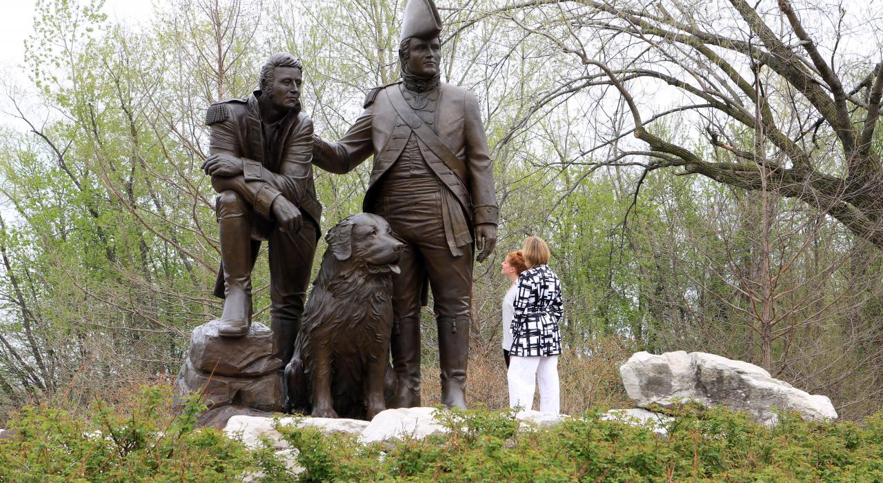 密苏里州圣查尔斯的刘易斯和克拉克雕像