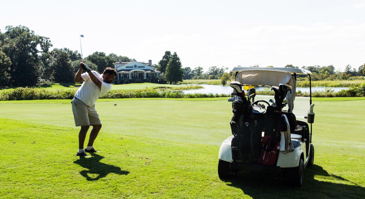 在南卡罗来纳州打高尔夫球