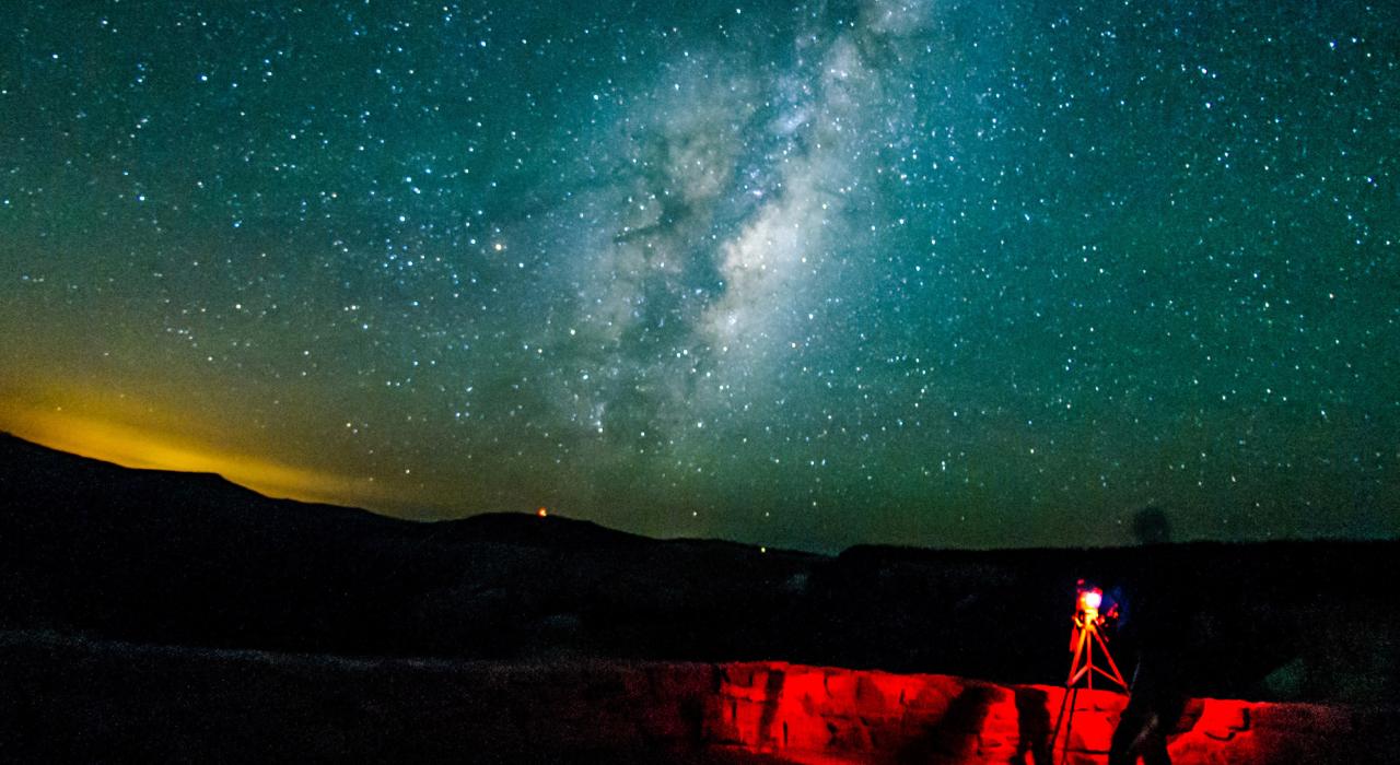 缀满锡达布雷克斯国家保护区夜空的繁星