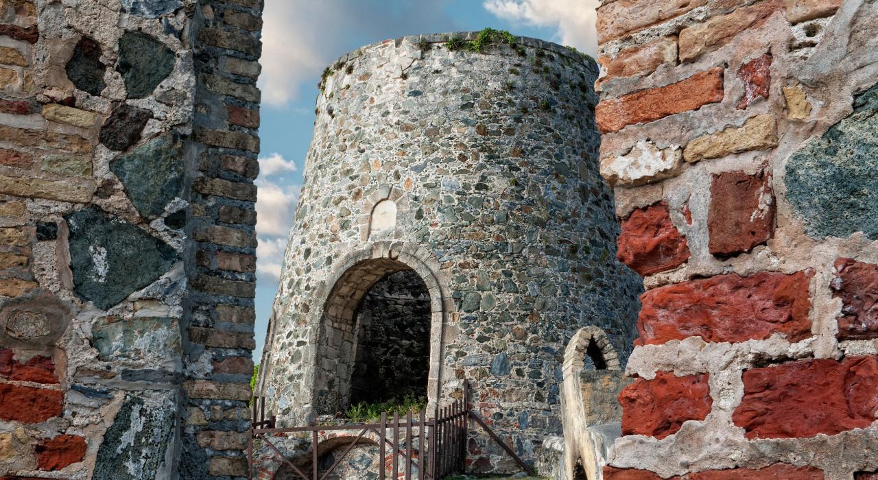 18 世纪安娜贝格种植园糖厂的遗迹