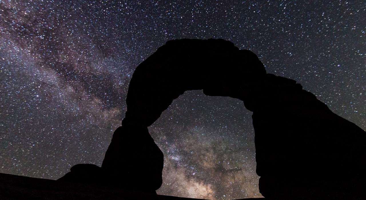 繁星之夜美妙的拱门 繁星之夜美妙的拱门