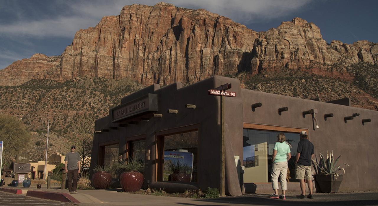 Sightseeing in the Zion Canyon community of Springdale