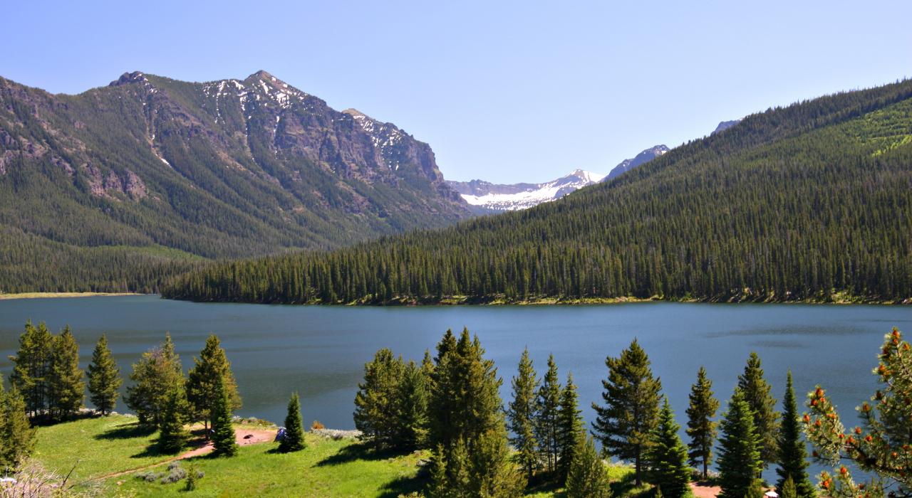 加拉廷国家森林静美的湖景 加拉廷国家森林静美的湖景