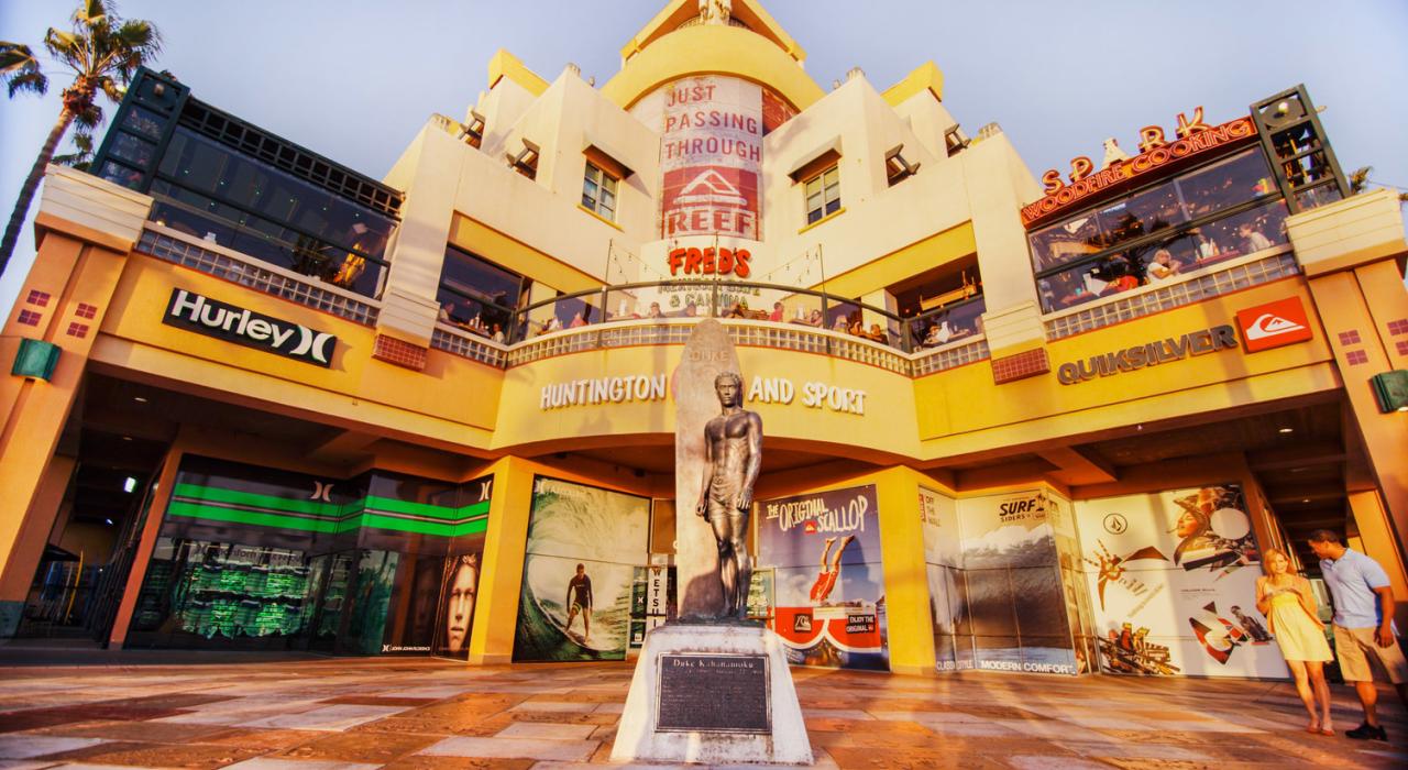 Statue of surf legend Duke Kahanamoku, located downtown Statue of surf legend Duke Kahanamoku, located downtown