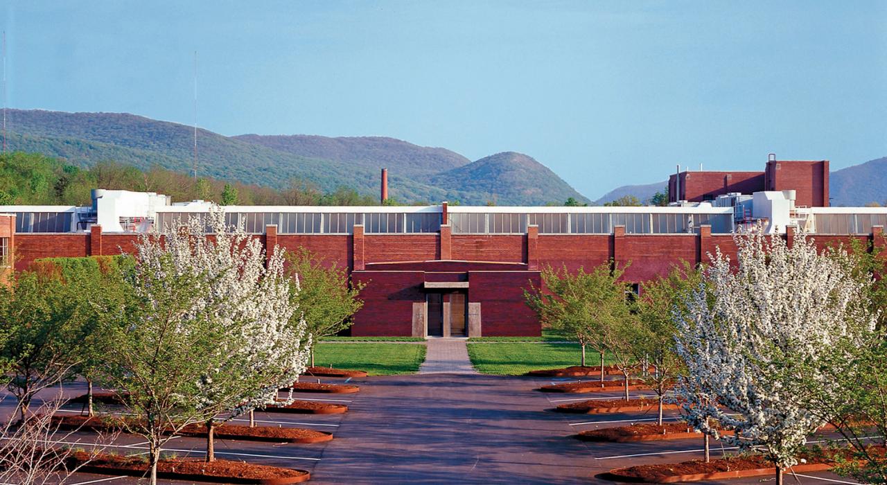 一个建于纸箱厂旧址上的美术馆，狄亚：比肯·雷吉奥艺廊