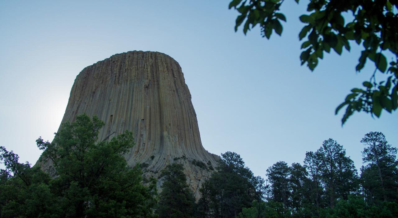 距离吉列镇约一小时车程的魔鬼塔国家纪念区