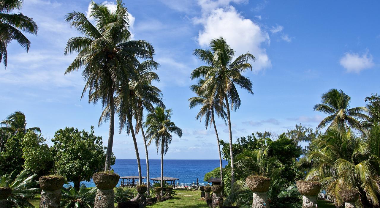 罗塔岛上的热情居民和神秘采石场