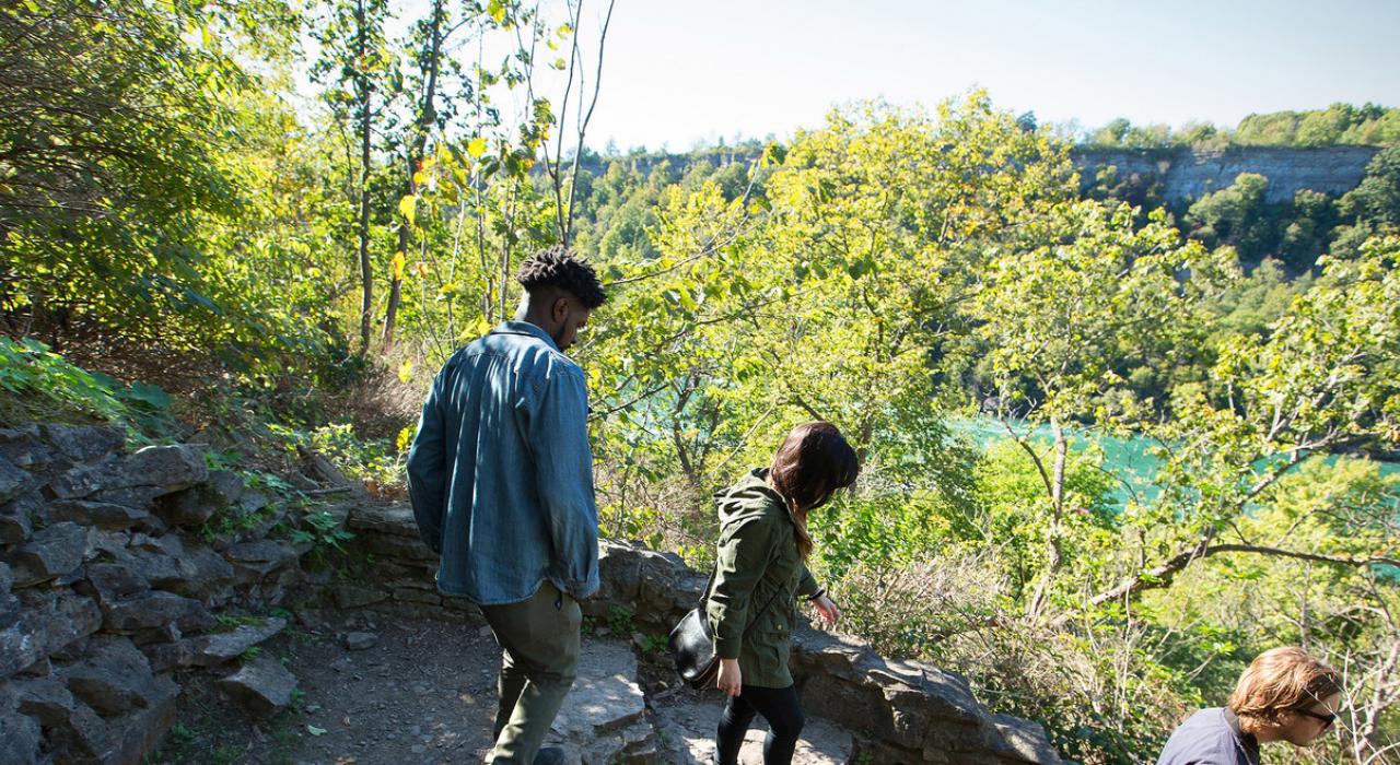 徒步穿越尼亚加拉大峡谷