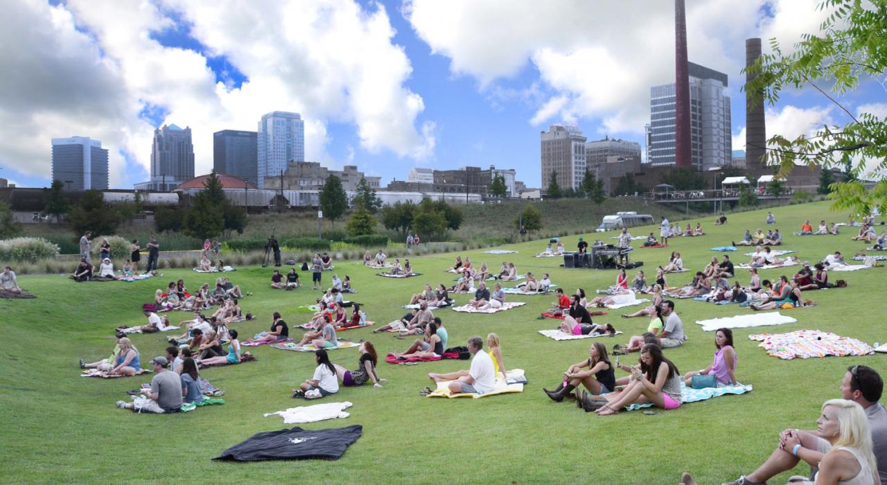 在铁路公园度过愉快的一天