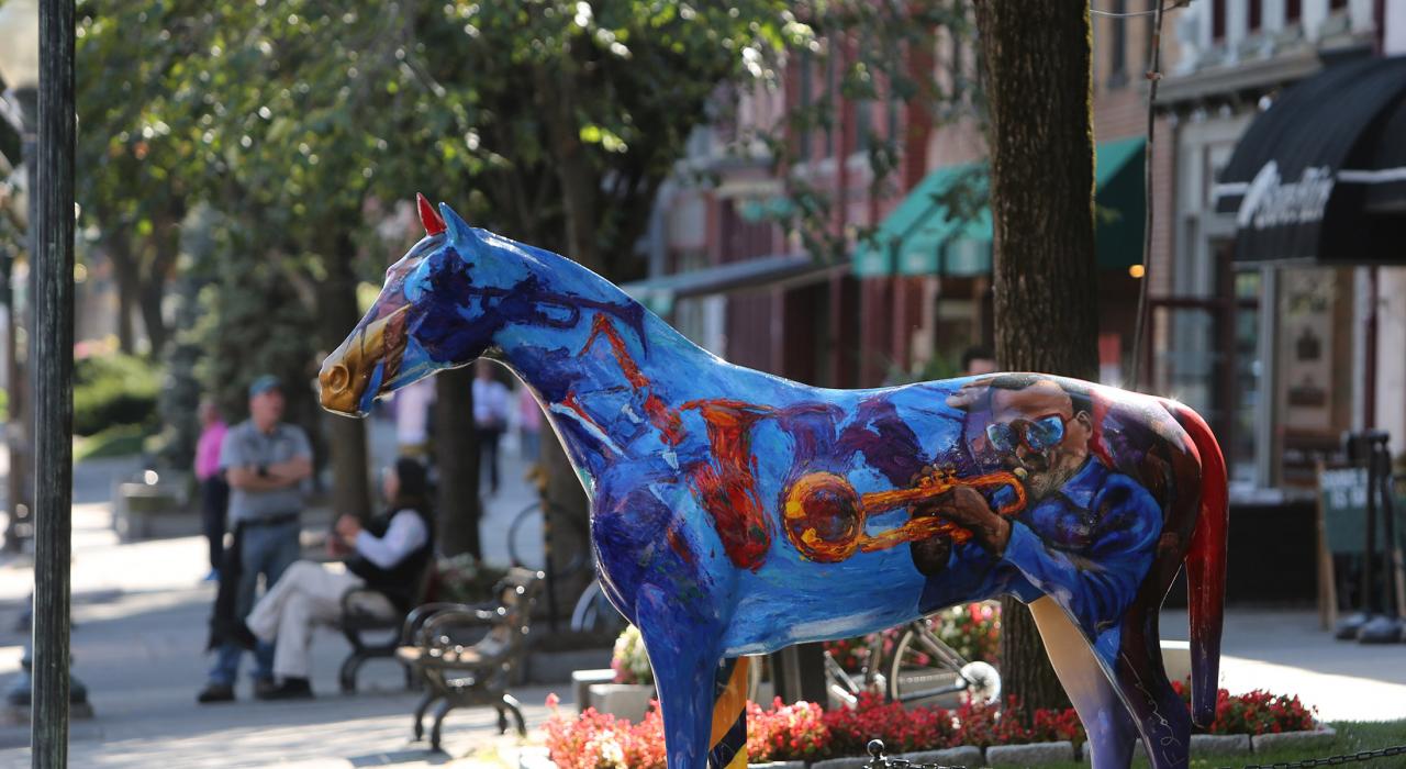 市中心天马行空的公共艺术作品