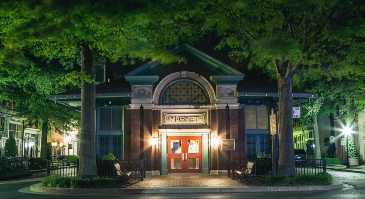 晚上的 Market House Theatre 剧院 晚上的 Market House Theatre 剧院