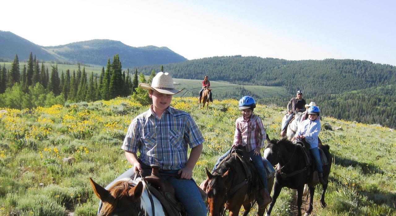 Family horseback riding trip in Logan Canyon Family horseback riding trip in Logan Canyon