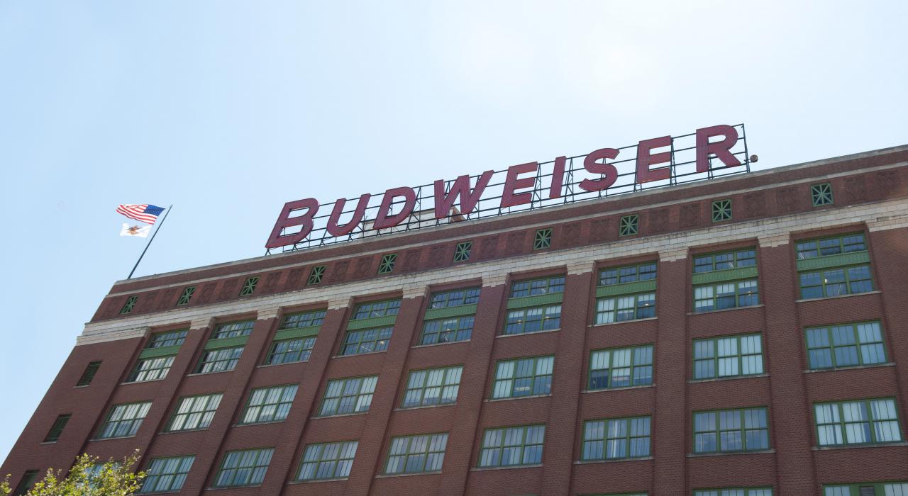 第一座安海斯-布希酿酒厂坐落于密苏里州圣路易斯