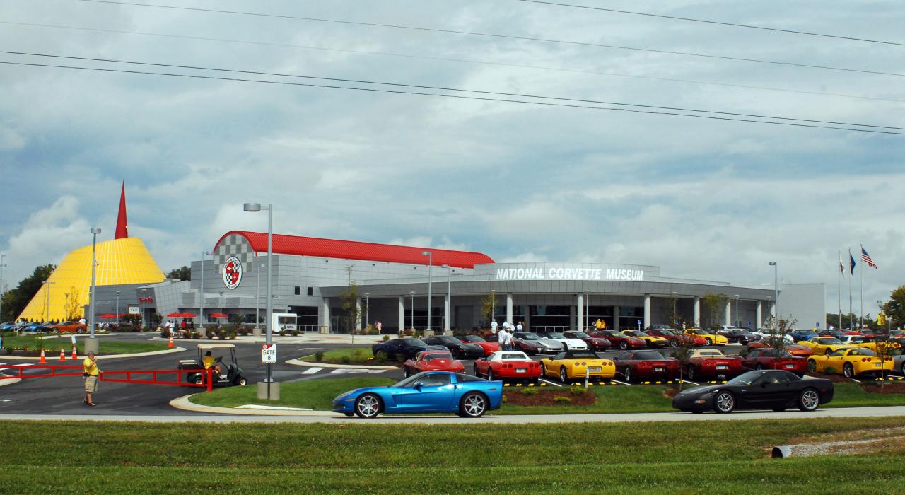 克尔维特国家博物馆展示了 80 多辆克尔维特