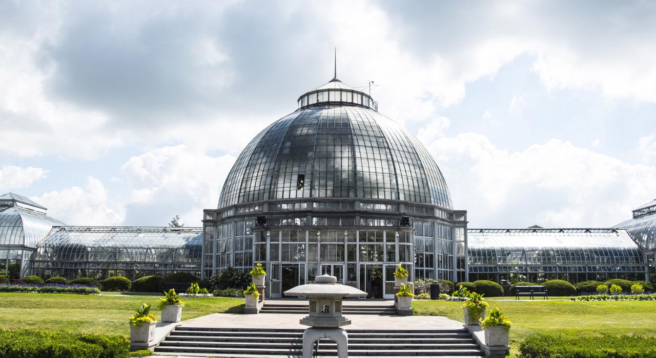 密西根州底特律贝尔岛上的安娜•斯克里普斯•惠特科姆温室