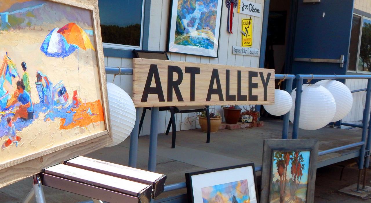 海峡群岛工作室艺术中心展览的色彩鲜艳的油画 海峡群岛工作室艺术中心展览的色彩鲜艳的油画