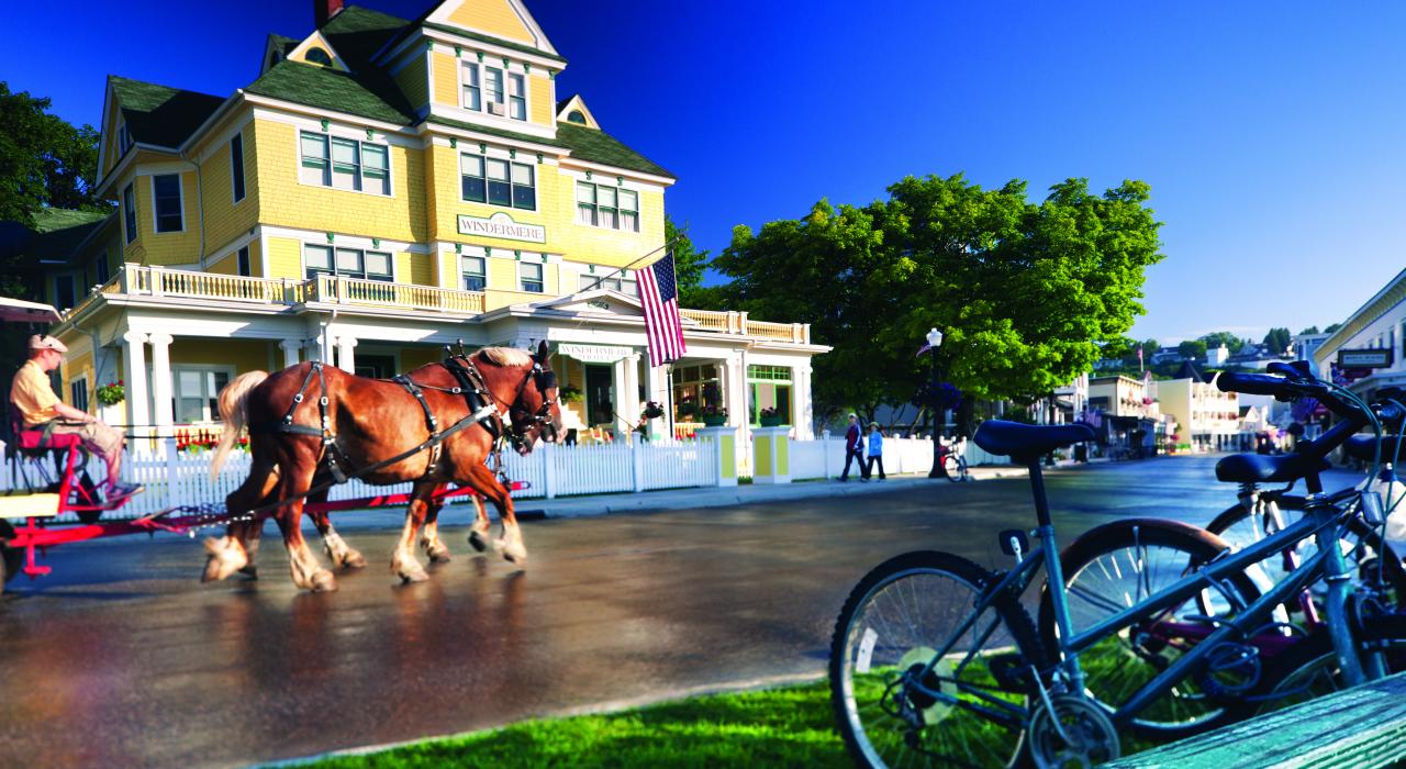 麦基诺的马车游览