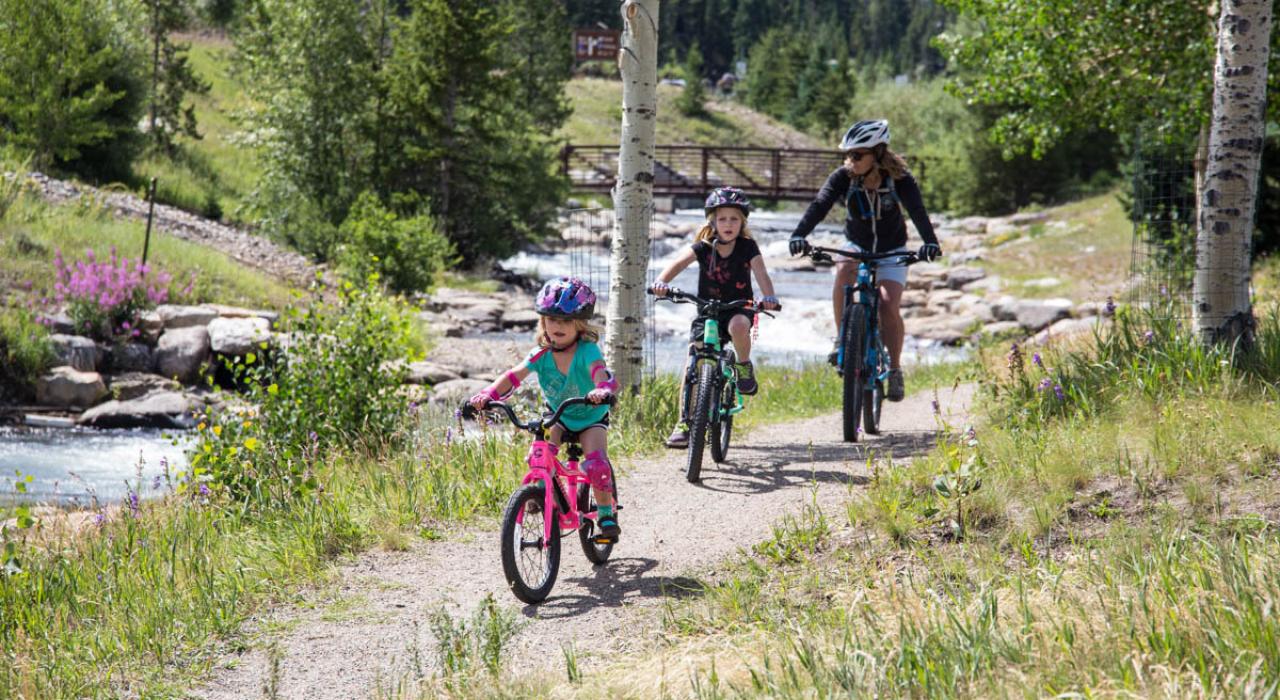 Easy biking trail for families along the Blue River