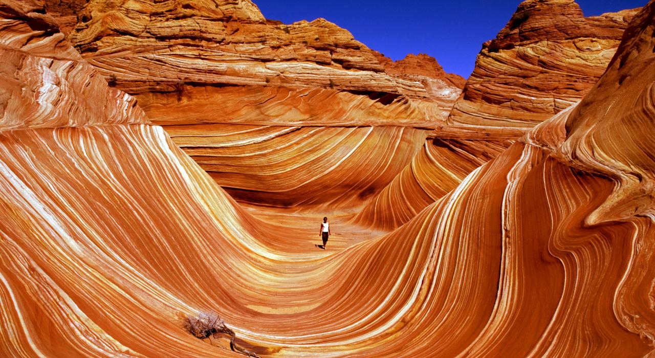 红岩荒野国家纪念碑的峭壁