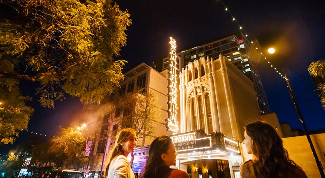 在加利福尼亚剧院欣赏戏剧或音乐演出