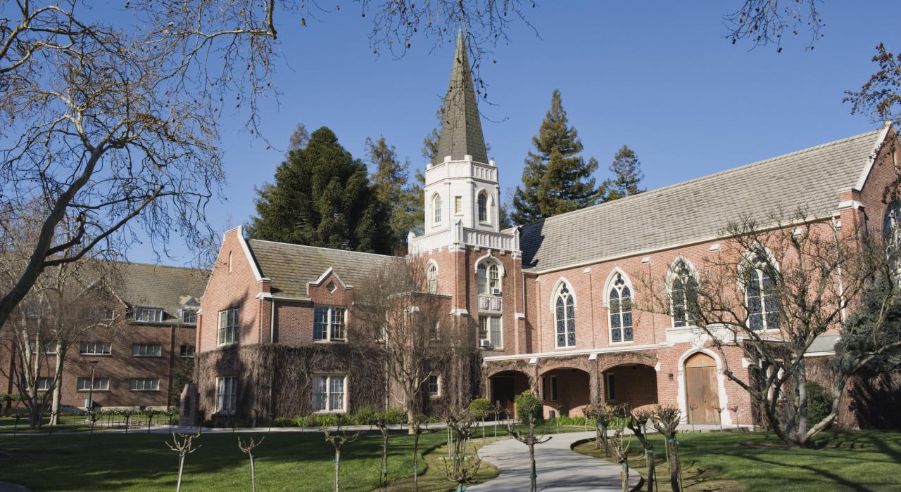 加州州立大学的教堂