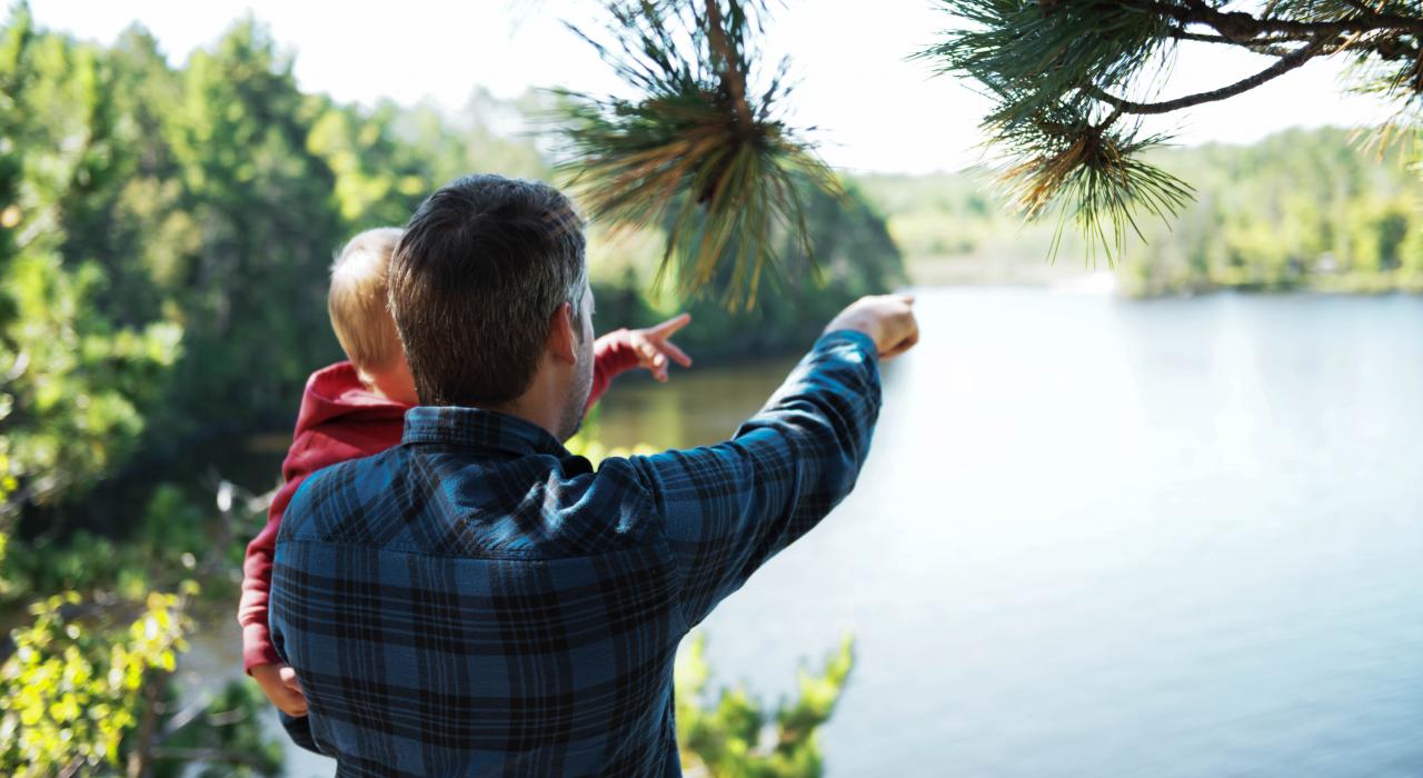 在明尼苏达州 Iron Range 铁矿区尽享父子间的亲密时光