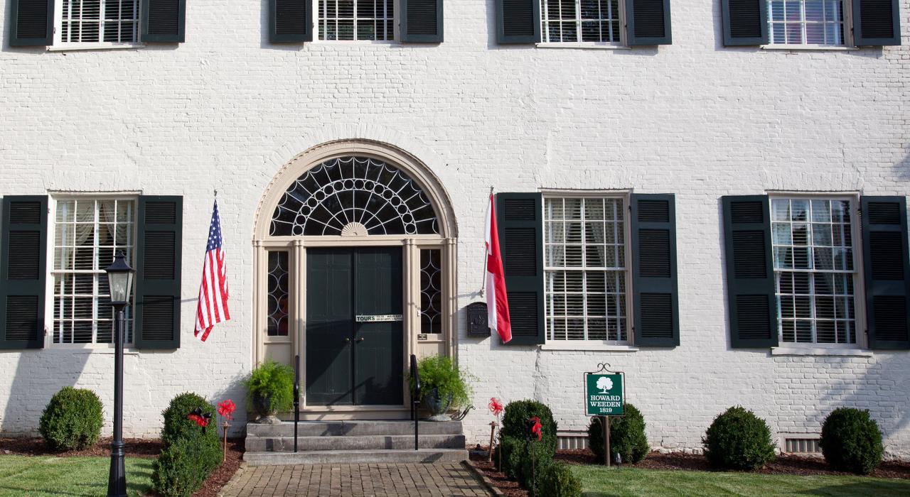 位于特威肯纳姆历史街区的 Weeden House Museum 博物馆的外景 位于特威肯纳姆历史街区的 Weeden House Museum 博物馆的外景