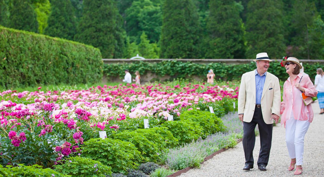 Allerton Park & Retreat Center 公园内修剪整齐的花园