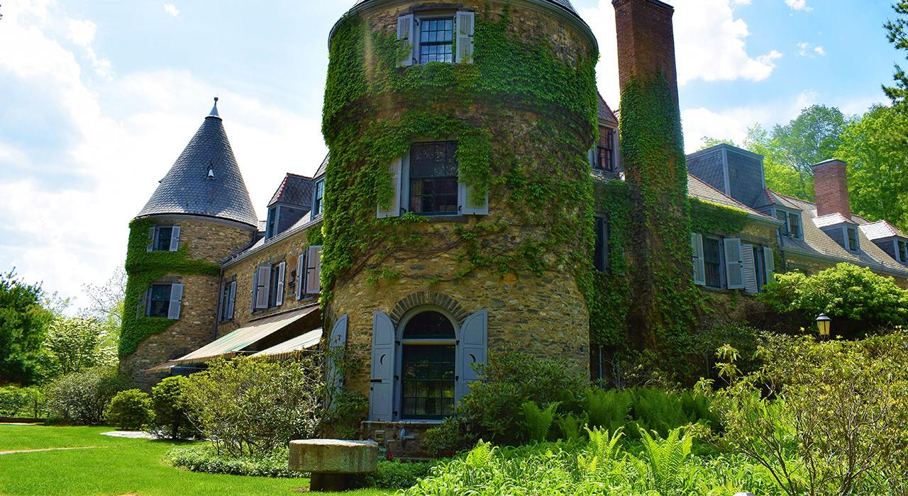 宾夕法尼亚州波科诺山的地标灰塔豪宅