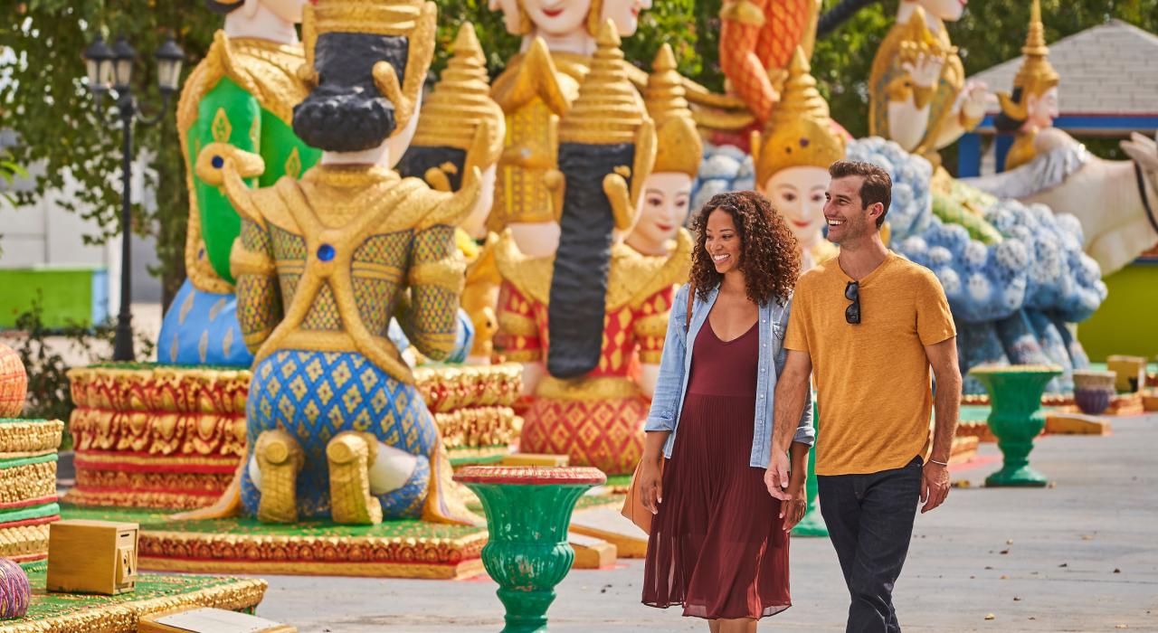 漫步徜徉于斯托克顿柬埔寨佛寺,欣赏寺内 90 多尊手工雕刻的佛像 漫步徜徉于斯托克顿柬埔寨佛寺,欣赏寺内 90 多尊手工雕刻的佛像