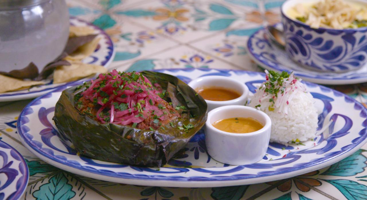 德克萨斯州奥斯汀 Fonda San Miguel 餐厅的一份填馅安可辣椒