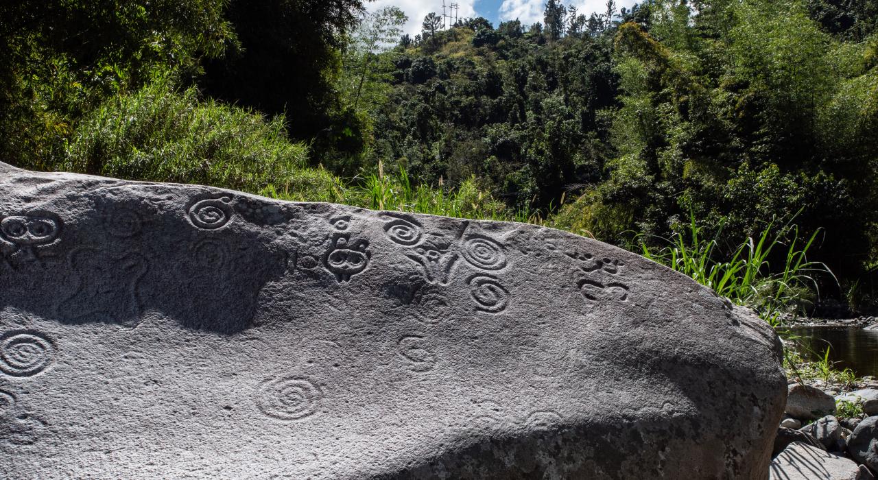 哈尤亚镇 Piedra Escrita 古老的泰诺族岩画