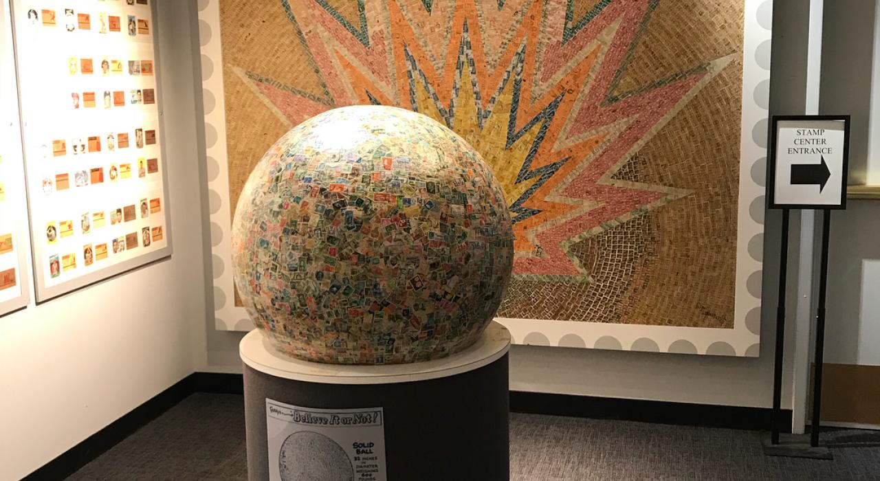 世界上最大的邮票球