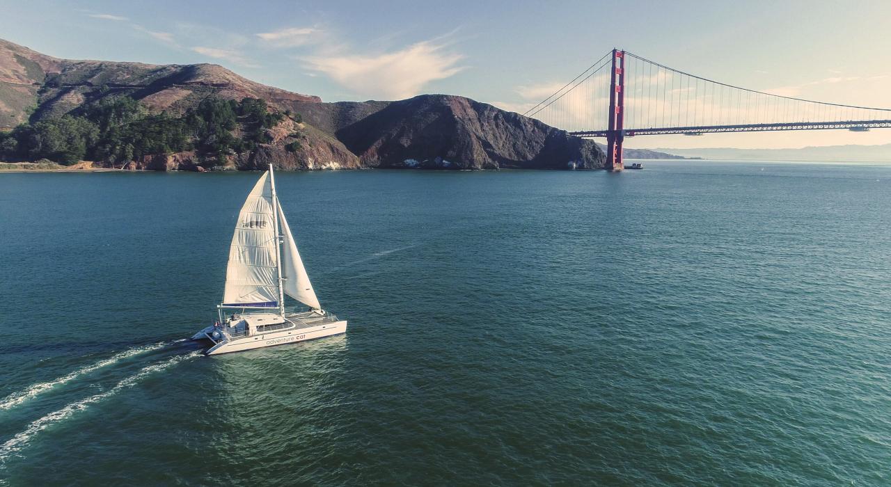 加利福尼亚州旧金山湾上的帆船之旅 加利福尼亚州旧金山湾上的帆船之旅