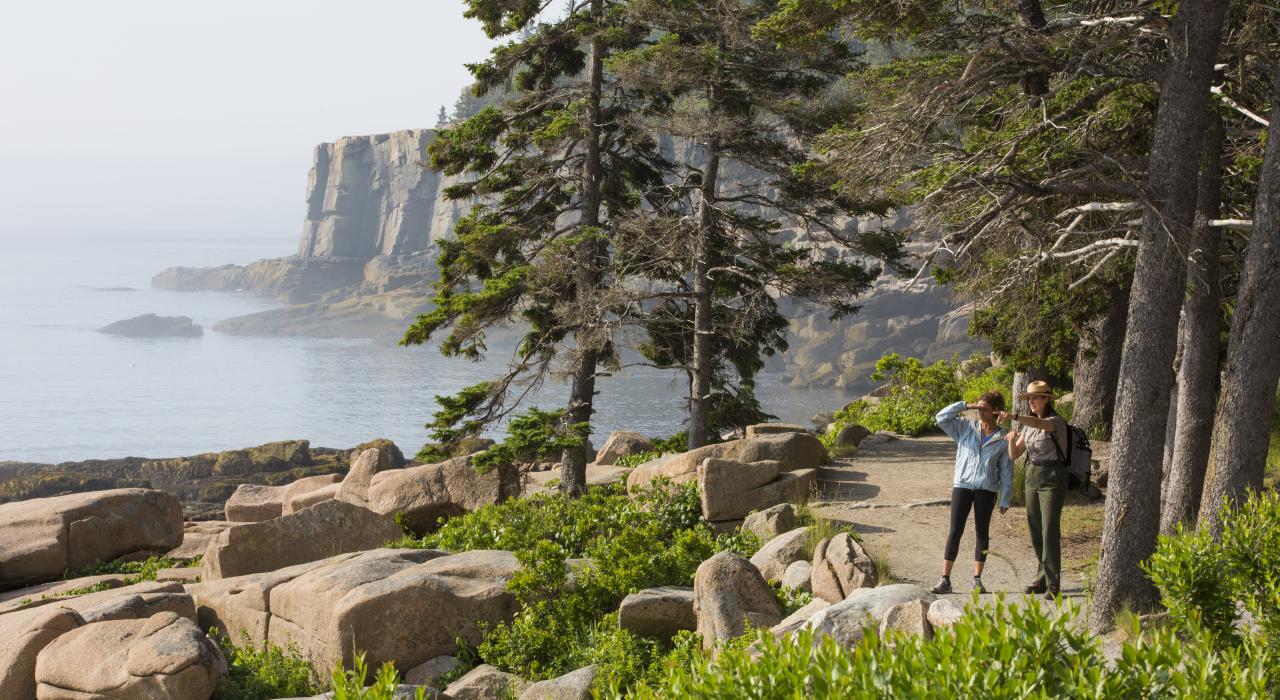 探索缅因州巴尔港附近的阿卡迪亚国家公园