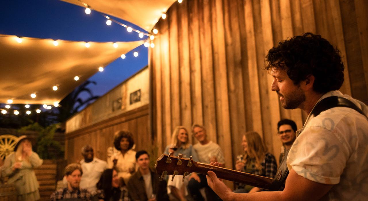 加利福尼亚州酒乡 Peltzer Winery 酒庄的现场音乐