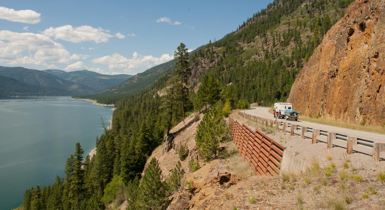 开启精彩公路旅行，欣赏库卡努萨湖观景道美景