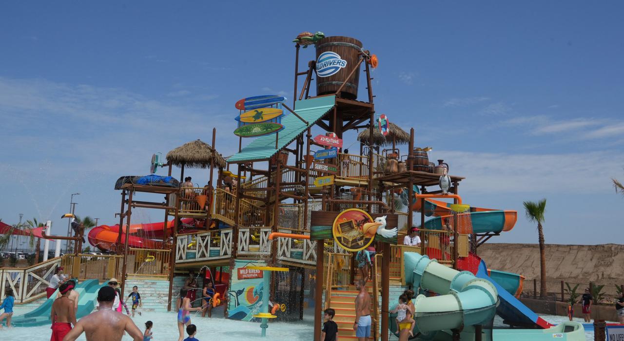 Wild Rivers Water Park 水上乐园的家庭欢乐时光