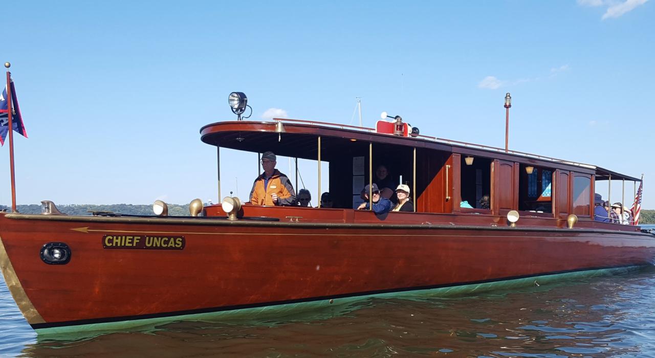 乘坐 1912 年的电动游船“昂卡斯酋长号”在萨斯奎哈纳河 (Susquehanna River) 顺流而下