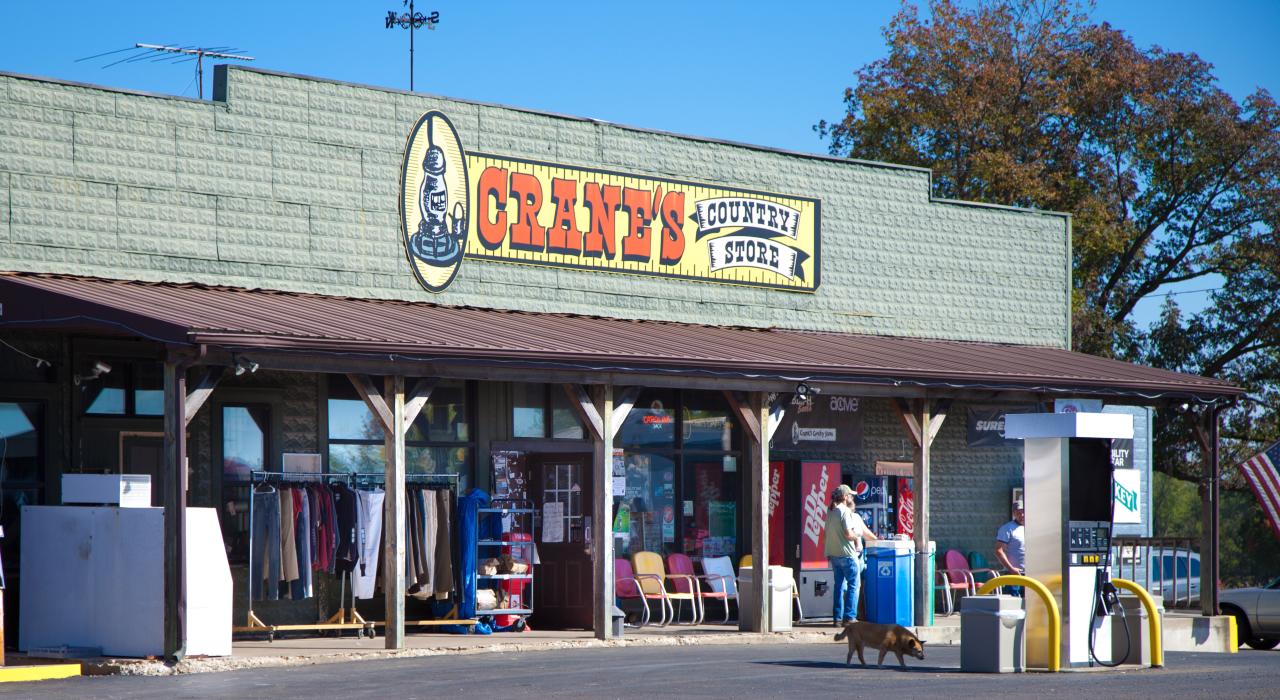 在 Crane’s Country Store 商店里走入历史 在 Crane’s Country Store 商店里走入历史