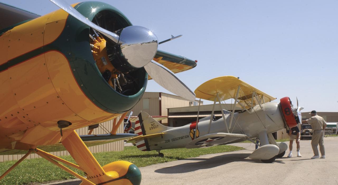 古董飞机博物馆 (Antique Aircraft Museum) 保存完好的双翼飞机 古董飞机博物馆 (Antique Aircraft Museum) 保存完好的双翼飞机